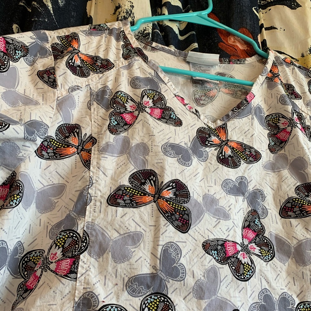 Butterfly scrub top - Picture 2 of 3